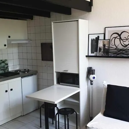 Apartmán Studio Avec Mezzanine, Proche Plages, Hyper Centre Antibes